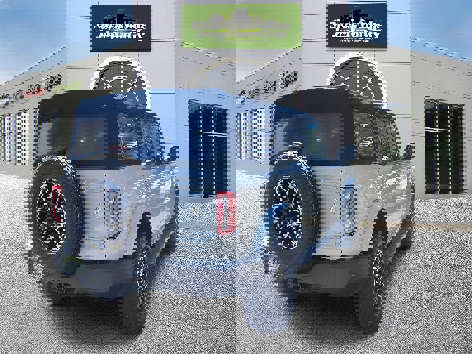 Used 2022 Ford Bronco Outer Banks image 5