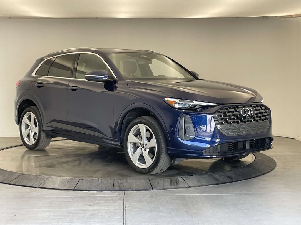 Certified 2025 Audi Q5 Premium Plus w/ Premium Plus AWD/4WD image 9