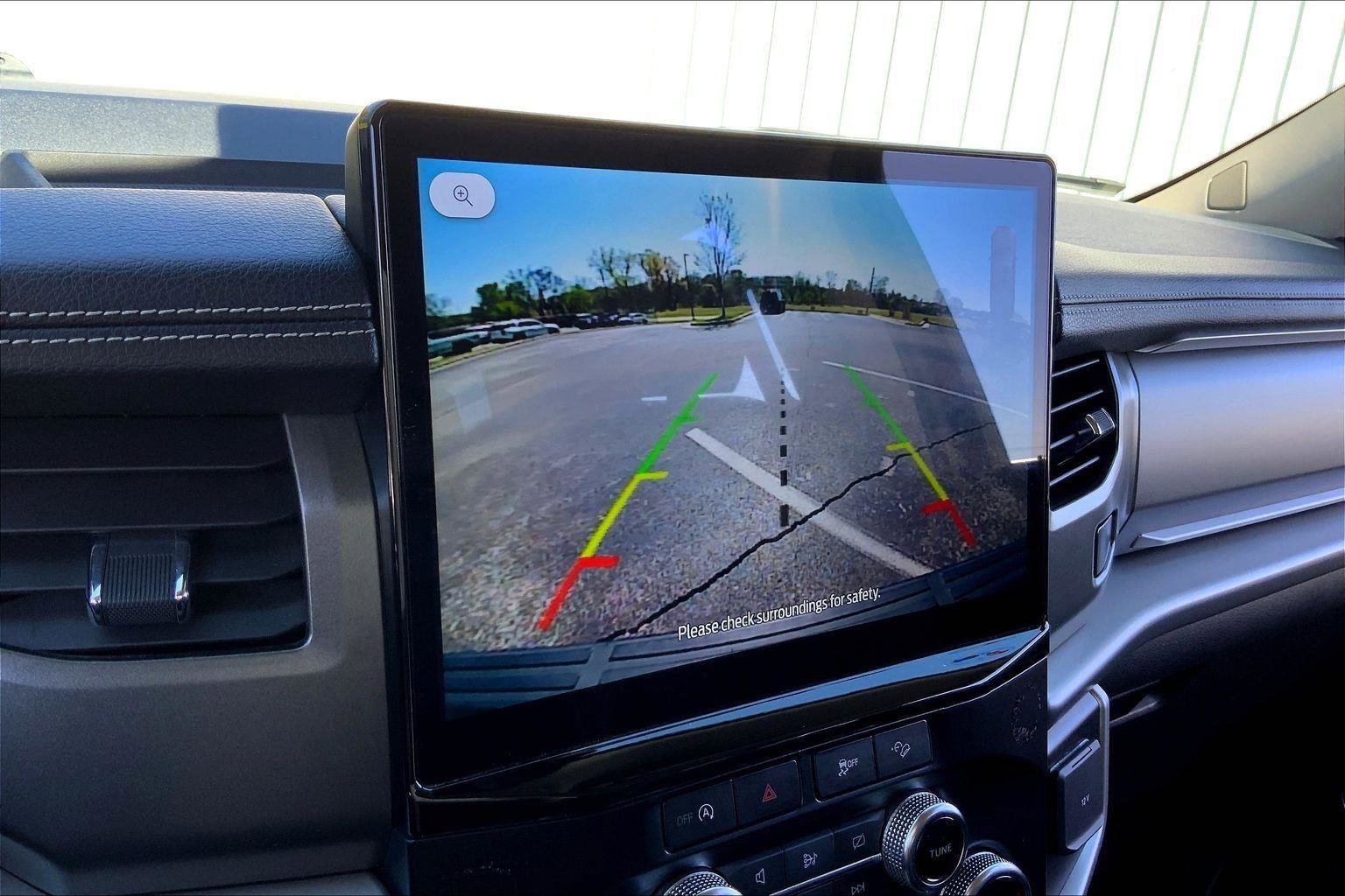 Used 2024 Ford Expedition XLT image 19