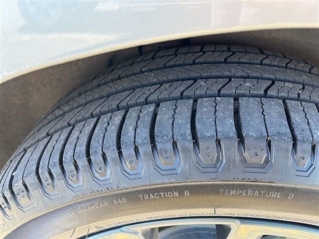 Used 2023 Chevrolet Equinox RS w/ RS Leather Package image 5