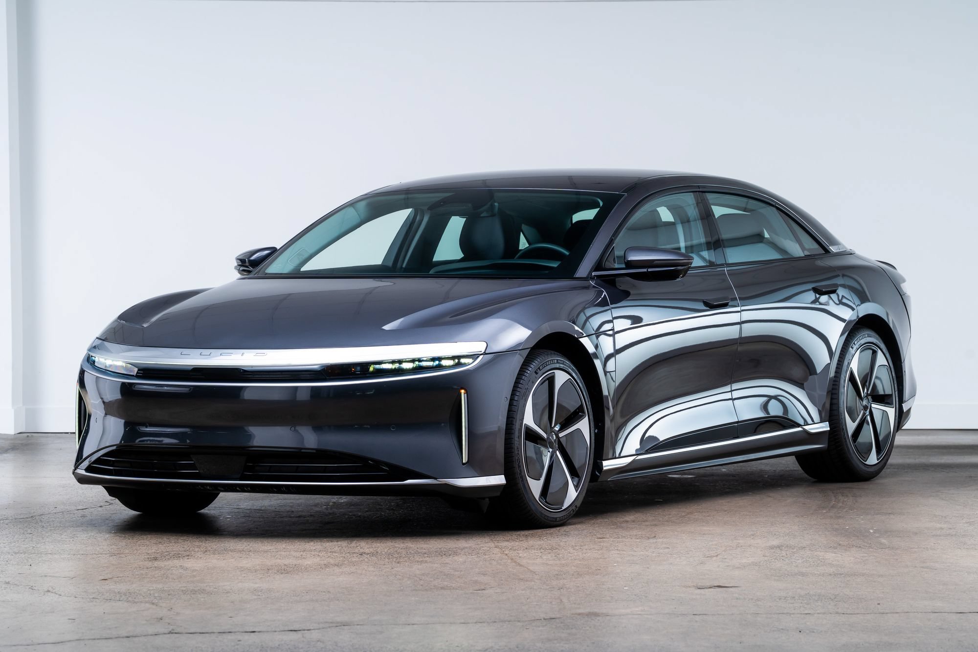 Used 2025 Lucid Air Touring AWD/4WD image 3