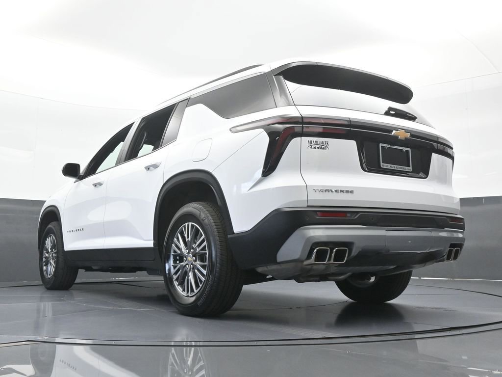 Used 2025 Chevrolet Traverse LT FWD image 57