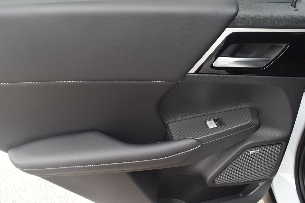 New 2026 Mitsubishi Outlander AWD image 12