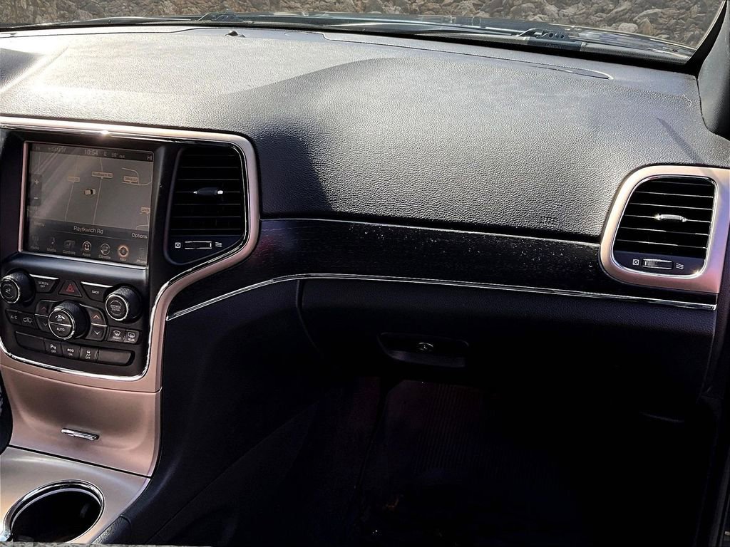 Used 2015 Jeep Grand Cherokee Limited image 14