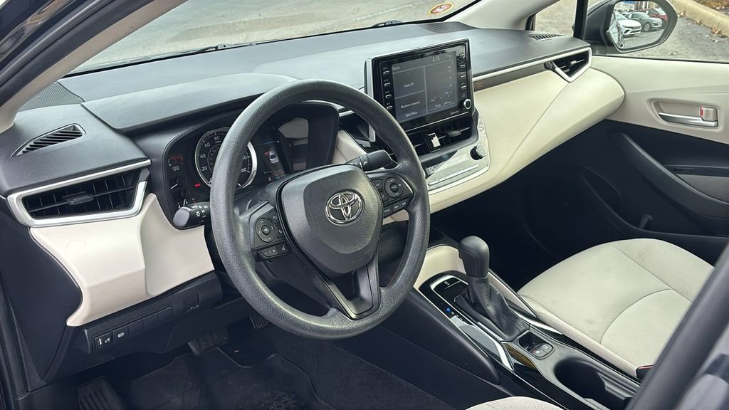 Used 2021 Toyota Corolla LE image 23