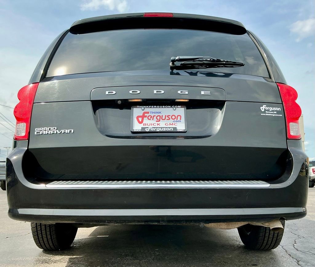 Used 2018 Dodge Grand Caravan SE w/ UConnect Hands-Free Group FWD image 17