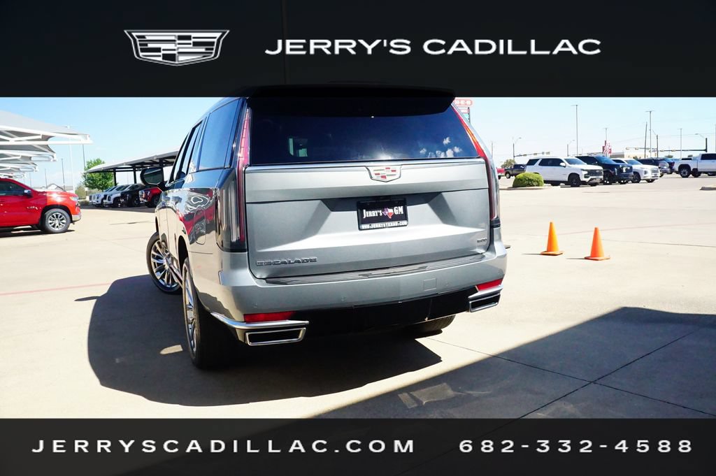 Used 2024 Cadillac Escalade Premium Luxury w/ Performance Package AWD/4WD image 4