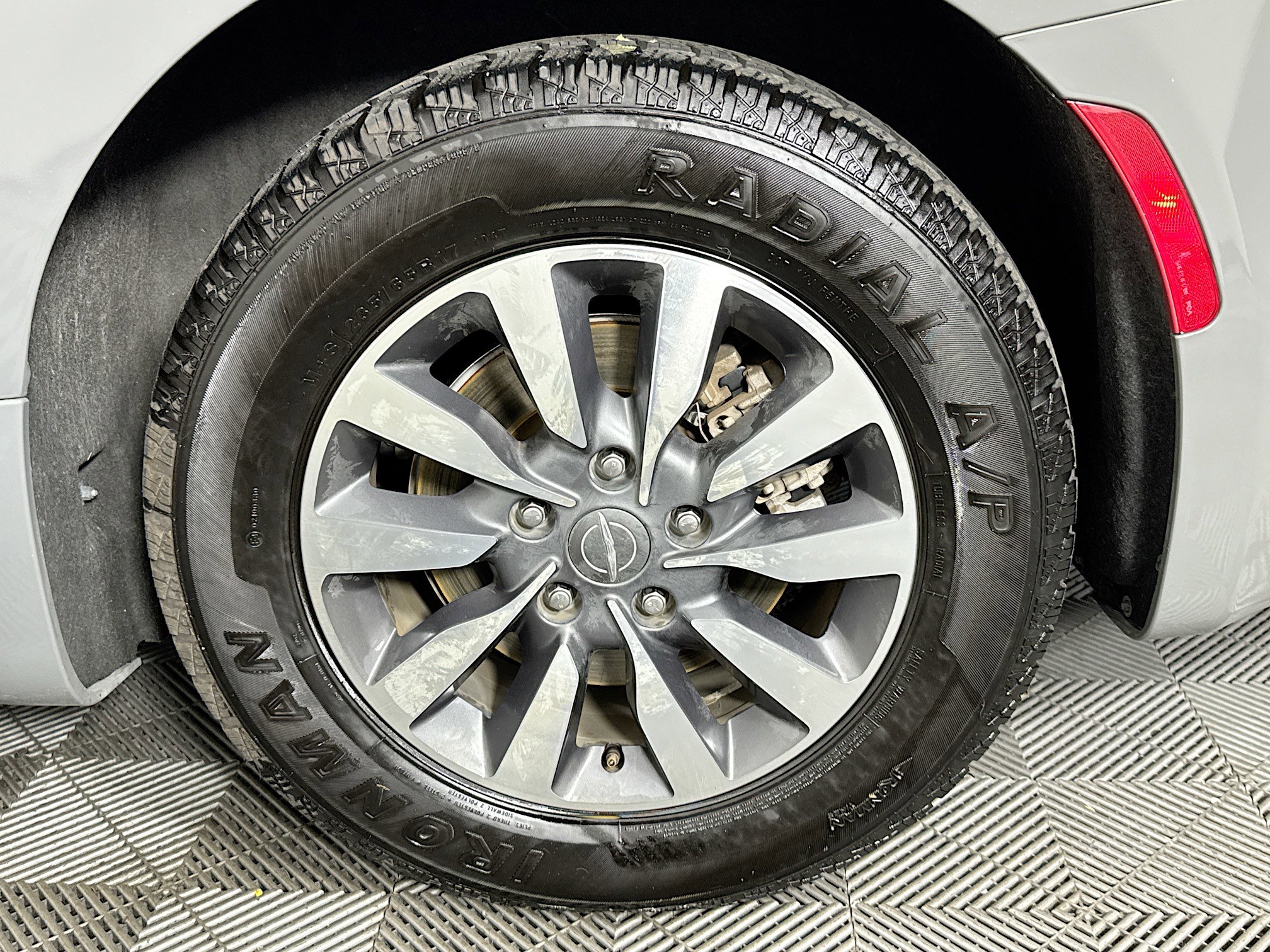 Used 2021 Chrysler Pacifica Touring-L image 35