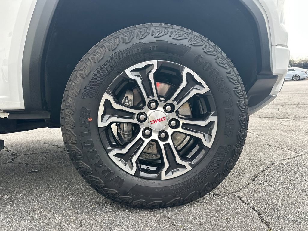 Used 2025 GMC Canyon AT4 w/ AT4 Premium Package image 13