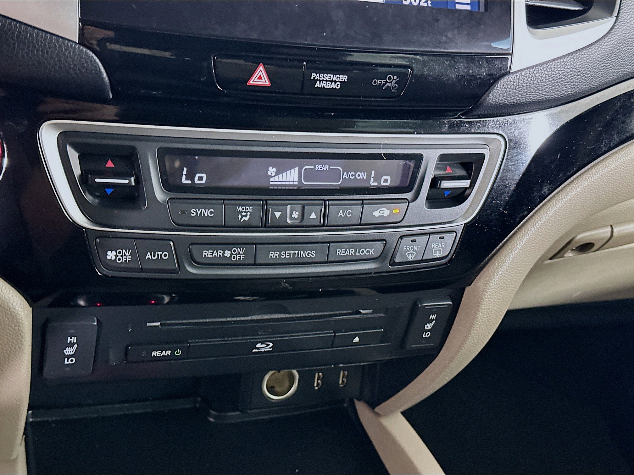 Used 2016 Honda Pilot Touring image 23