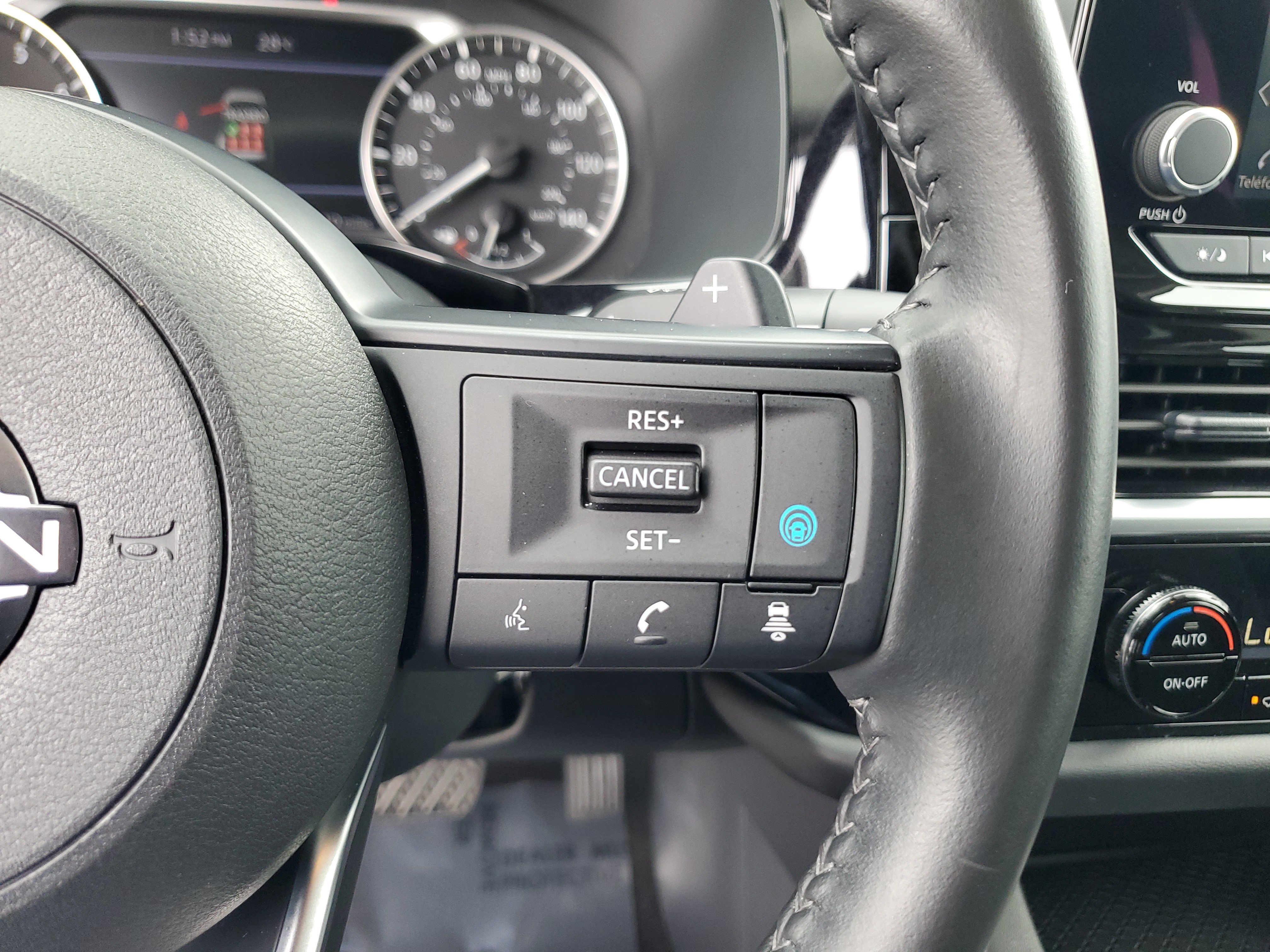Certified 2025 Nissan Pathfinder SV w/ Black Appearance Package FWD image 23