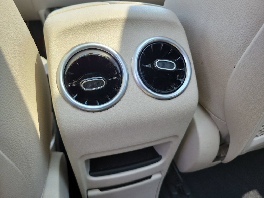 Used 2023 Mercedes-Benz EQB 300 4MATIC w/ Pinnacle Package image 18