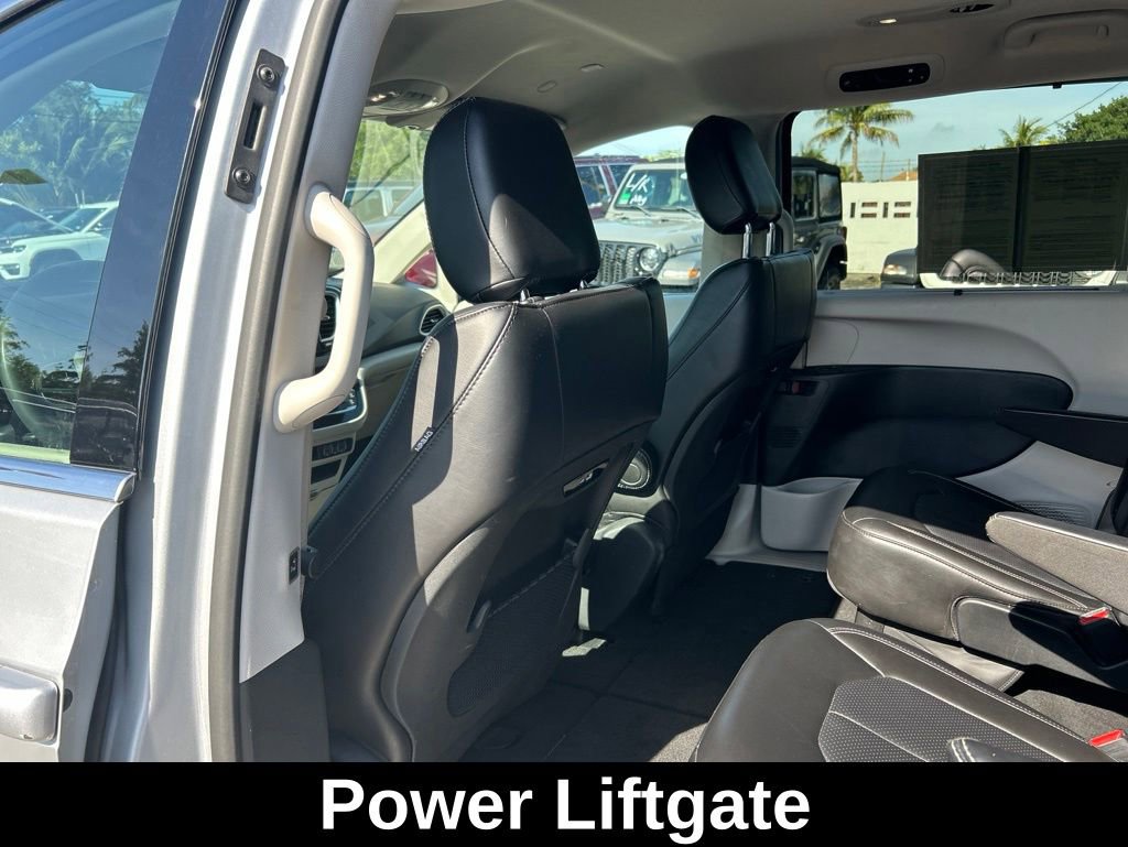 Used 2024 Chrysler Pacifica Touring-L FWD image 30