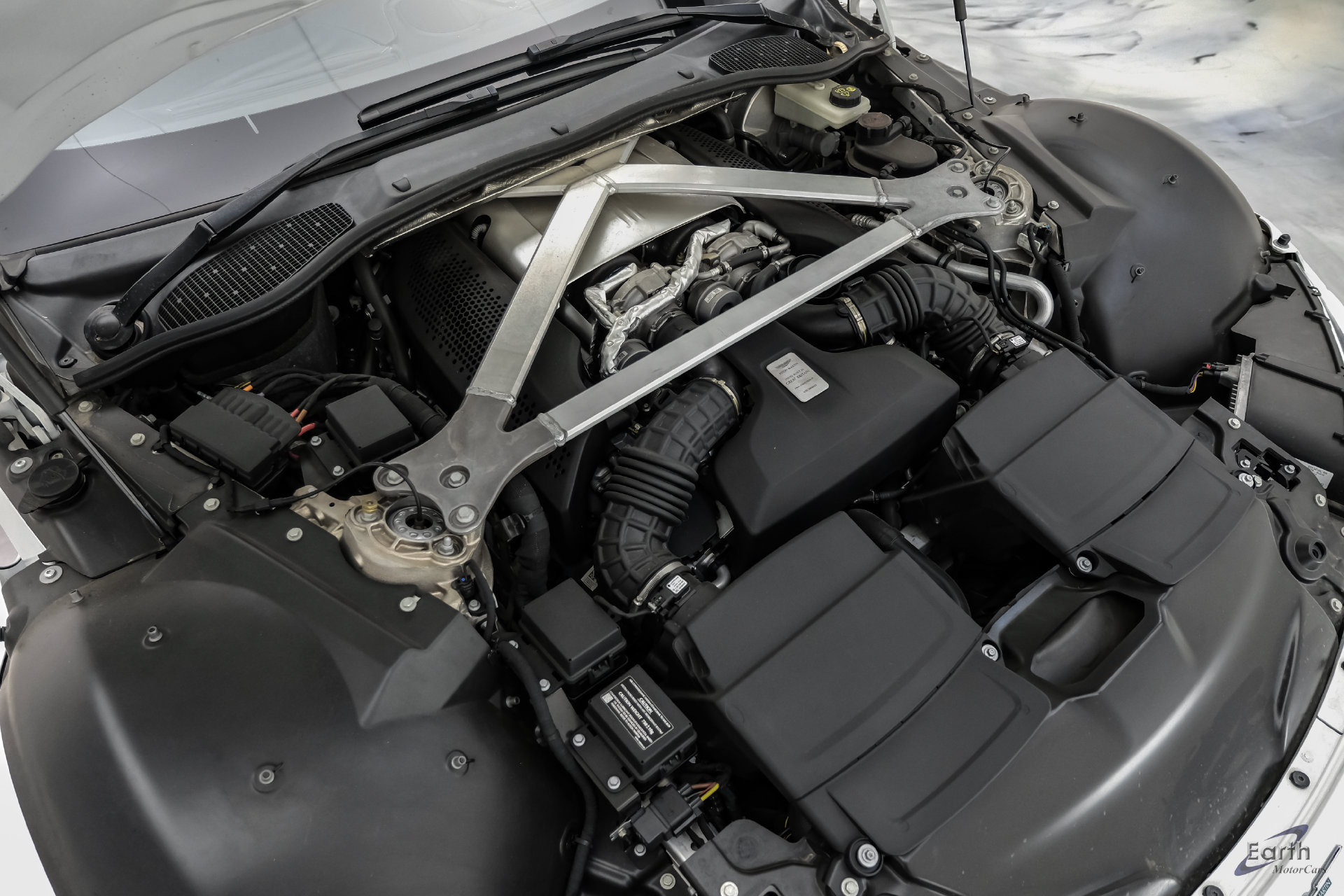 Used 2022 Aston Martin V8 Vantage Coupe RWD image 92