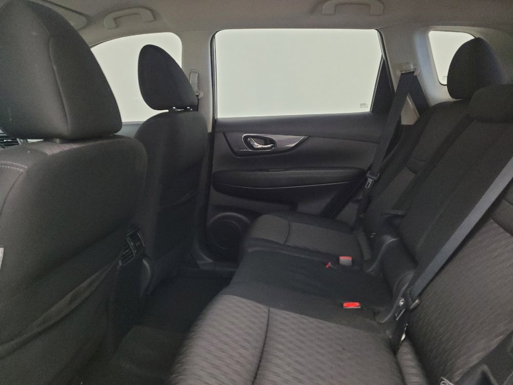 Used 2018 Nissan Rogue S image 18
