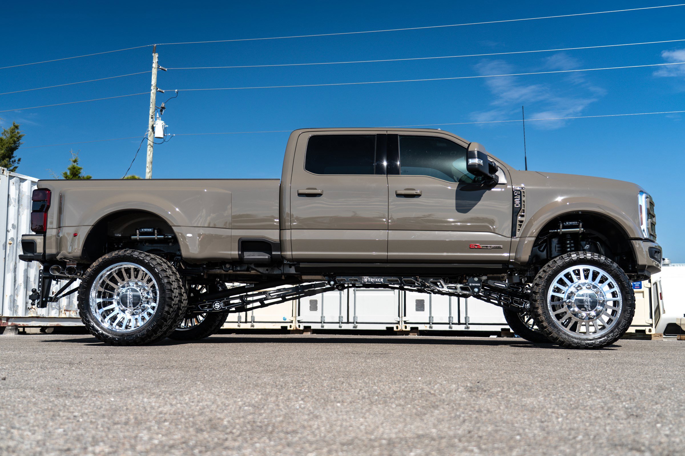 New 2026 Ford F450 Platinum w/ Platinum Plus Package image 2