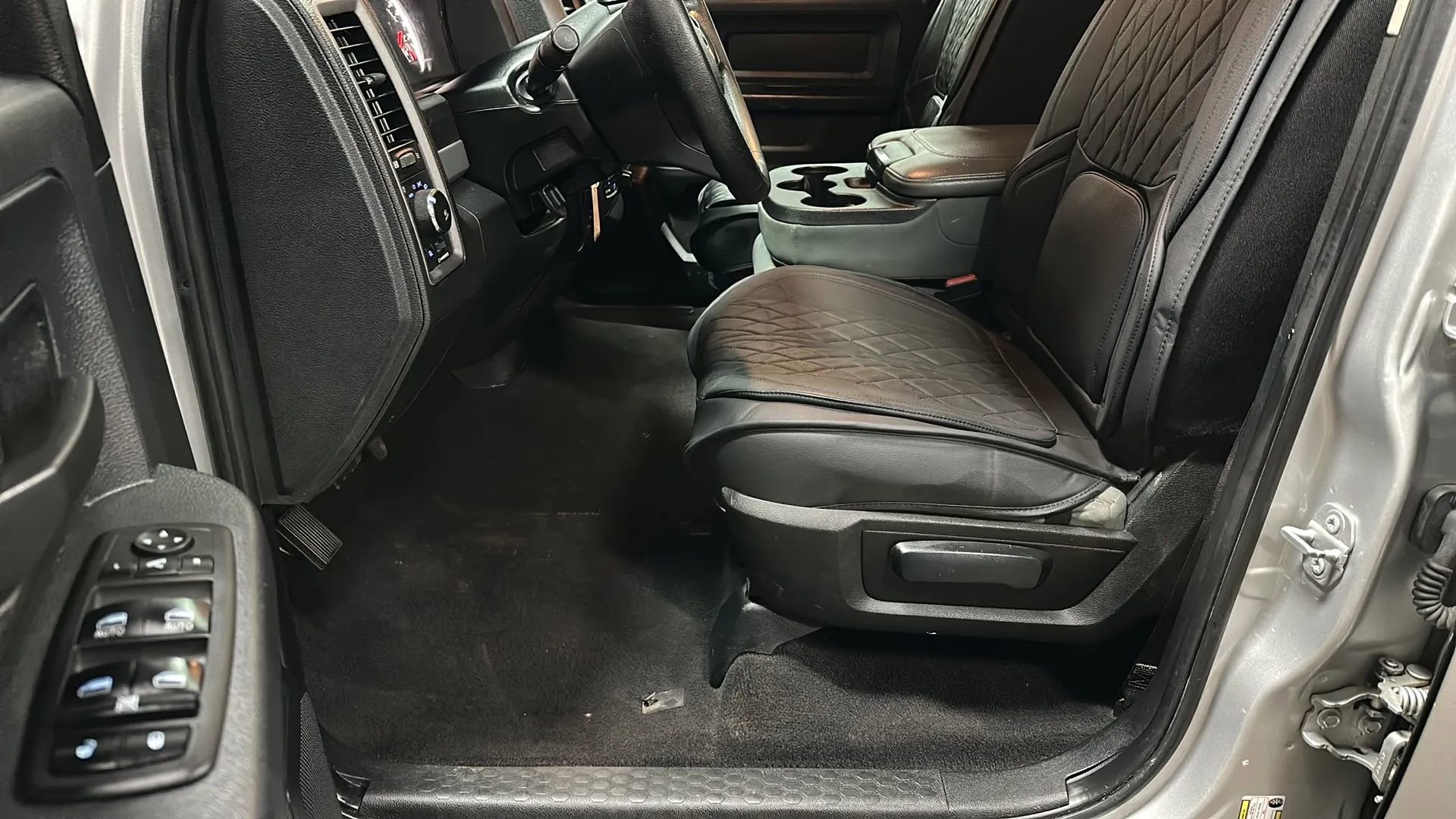 Used 2017 RAM 1500 Express w/ Express Value Package image 9