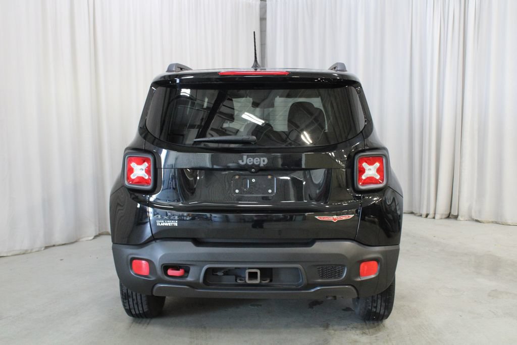 Used 2016 Jeep Renegade Trailhawk w/ Premium Trailhawk Package AWD/4WD image 23