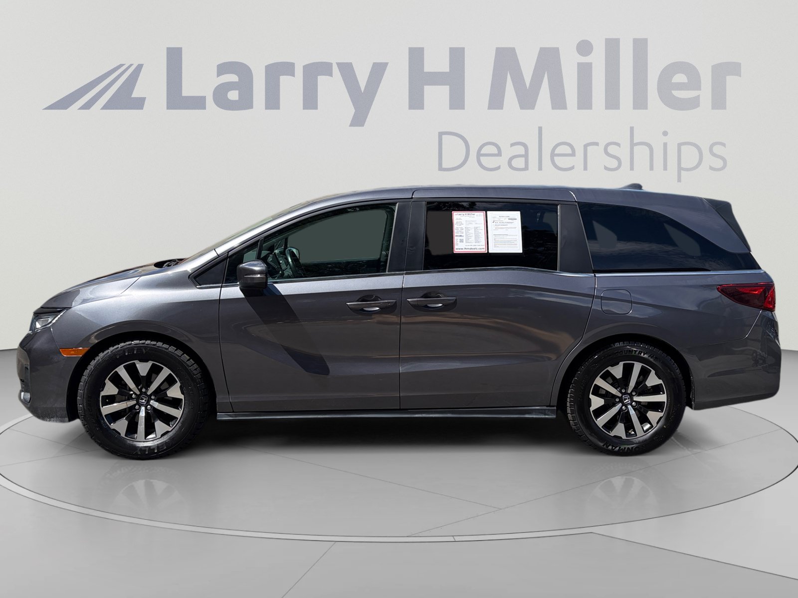 Used 2025 Honda Odyssey EX-L image 2