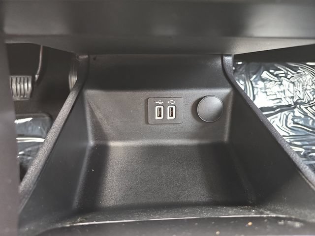 Used 2020 Ford Fusion SEL FWD image 6