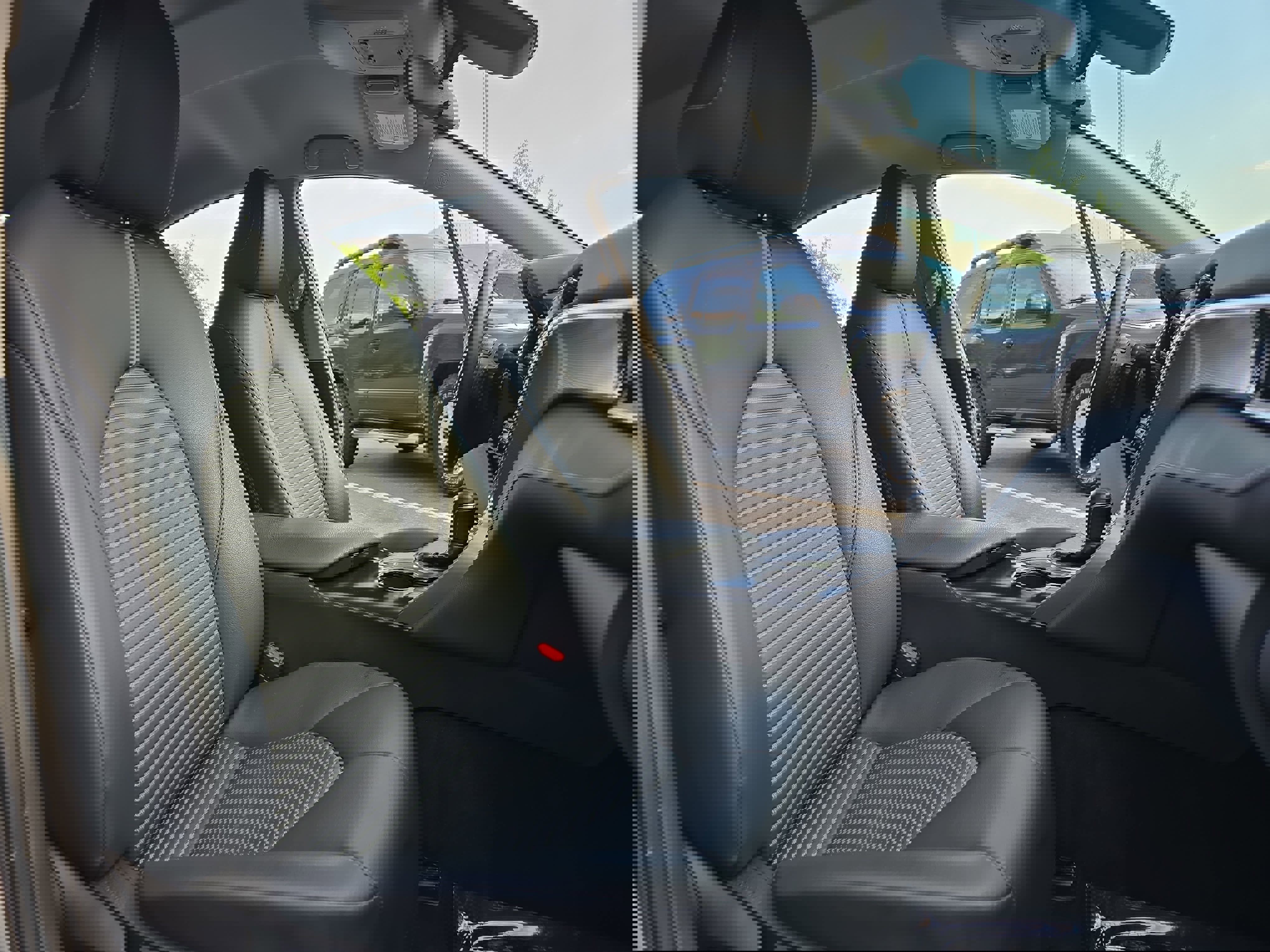 Used 2018 Toyota Camry SE FWD image 10