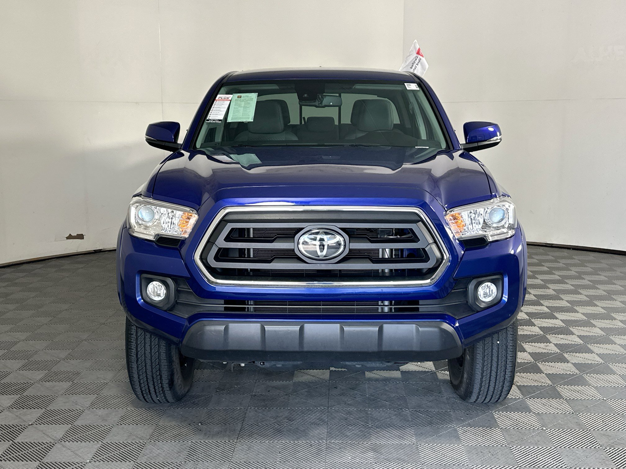 Used 2023 Toyota Tacoma SR5 w/ Technology Package AWD/4WD image 8