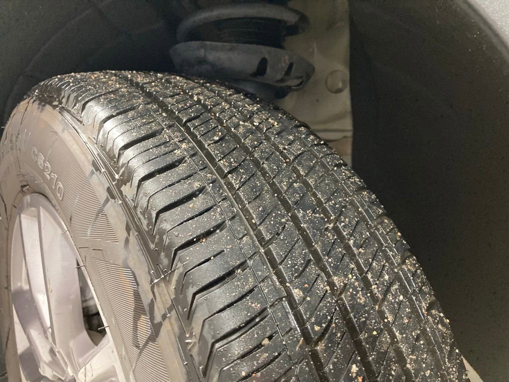 Used 2024 GMC Terrain SLT image 25