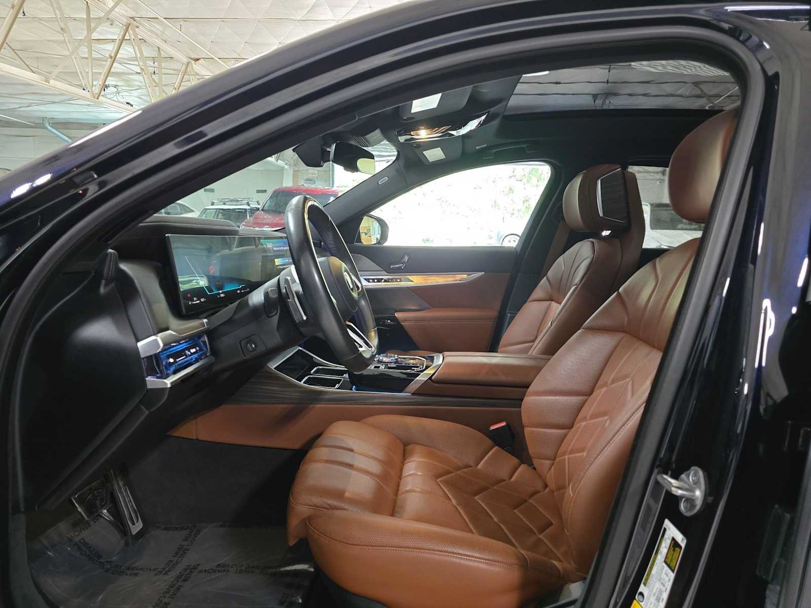 Used 2023 BMW 760i xDrive AWD/4WD image 20