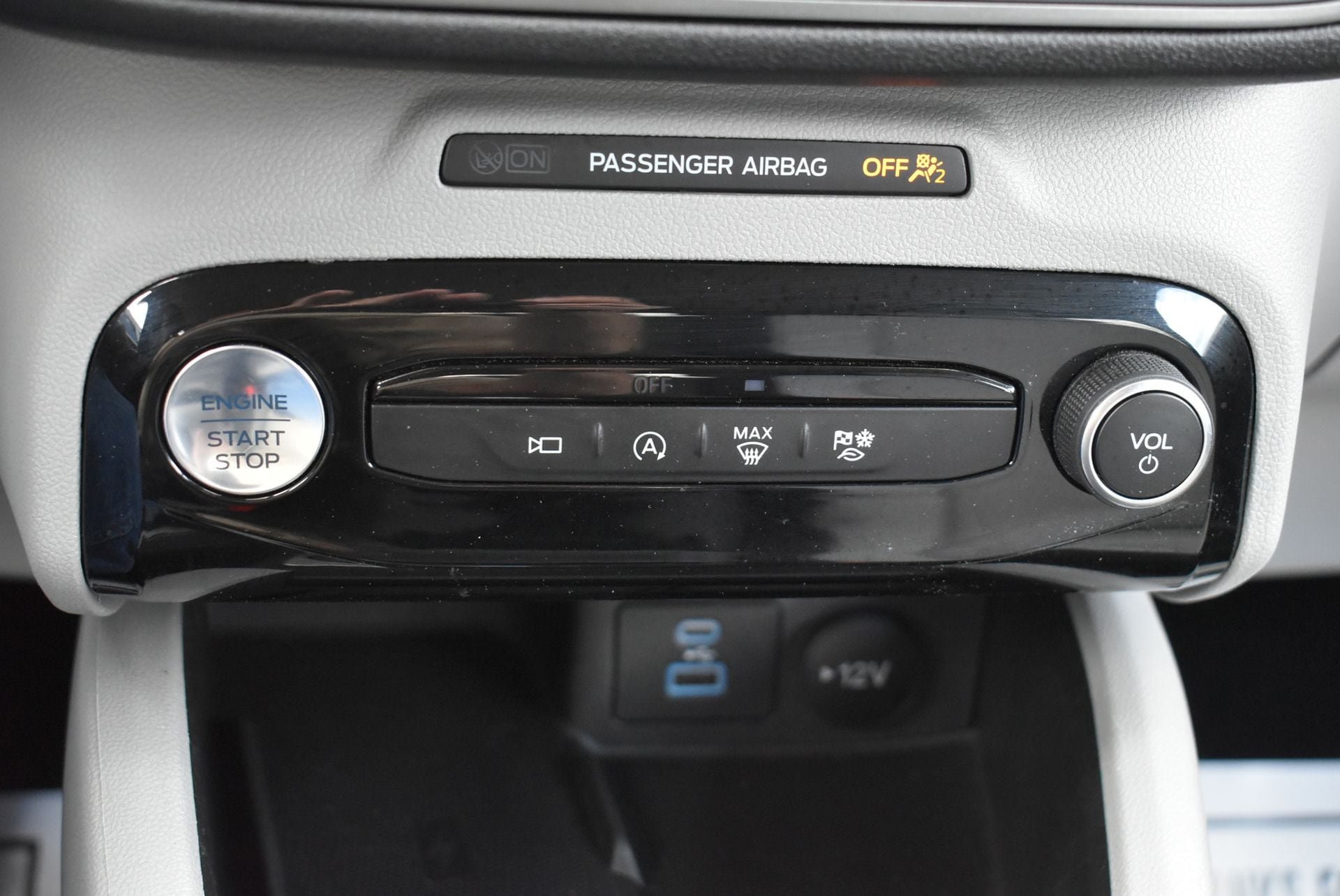 Used 2023 Ford Escape Active w/ Tech Pack #2 FWD image 29