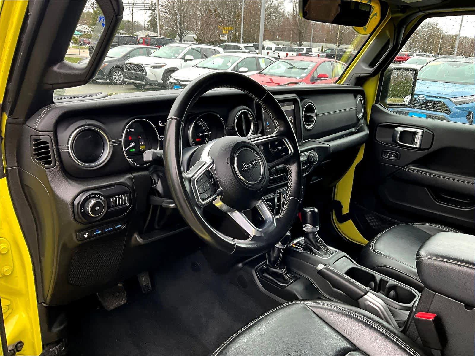 Used 2022 Jeep Wrangler Unlimited Sahara image 8