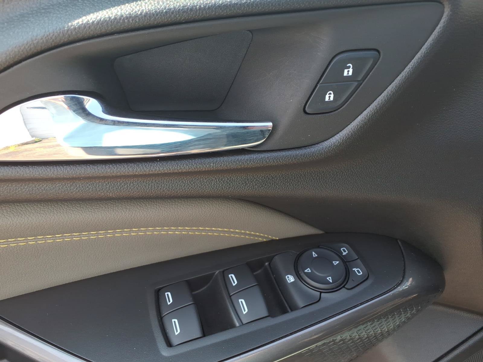 Used 2025 Chevrolet Trax ACTIV FWD image 21