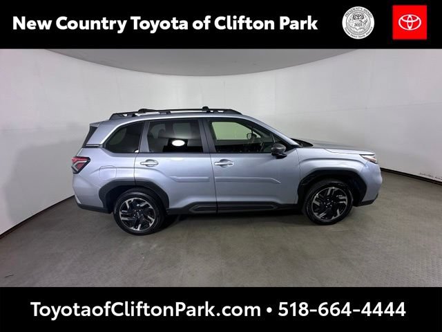 Used 2025 Subaru Forester Limited AWD/4WD image 2