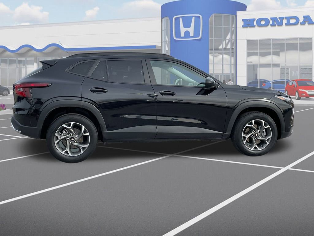 Used 2024 Chevrolet Trax LT image 10