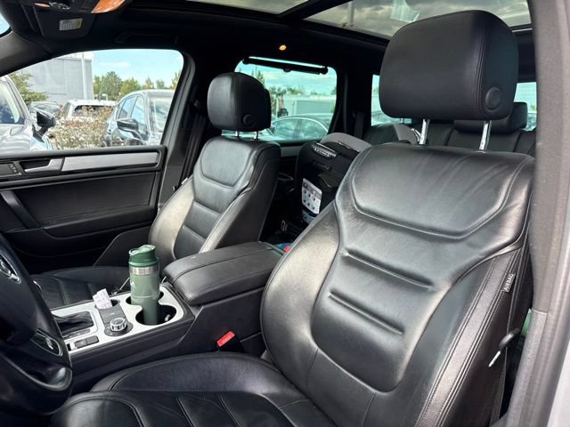 Used 2014 Volkswagen Touareg TDI AWD/4WD image 7