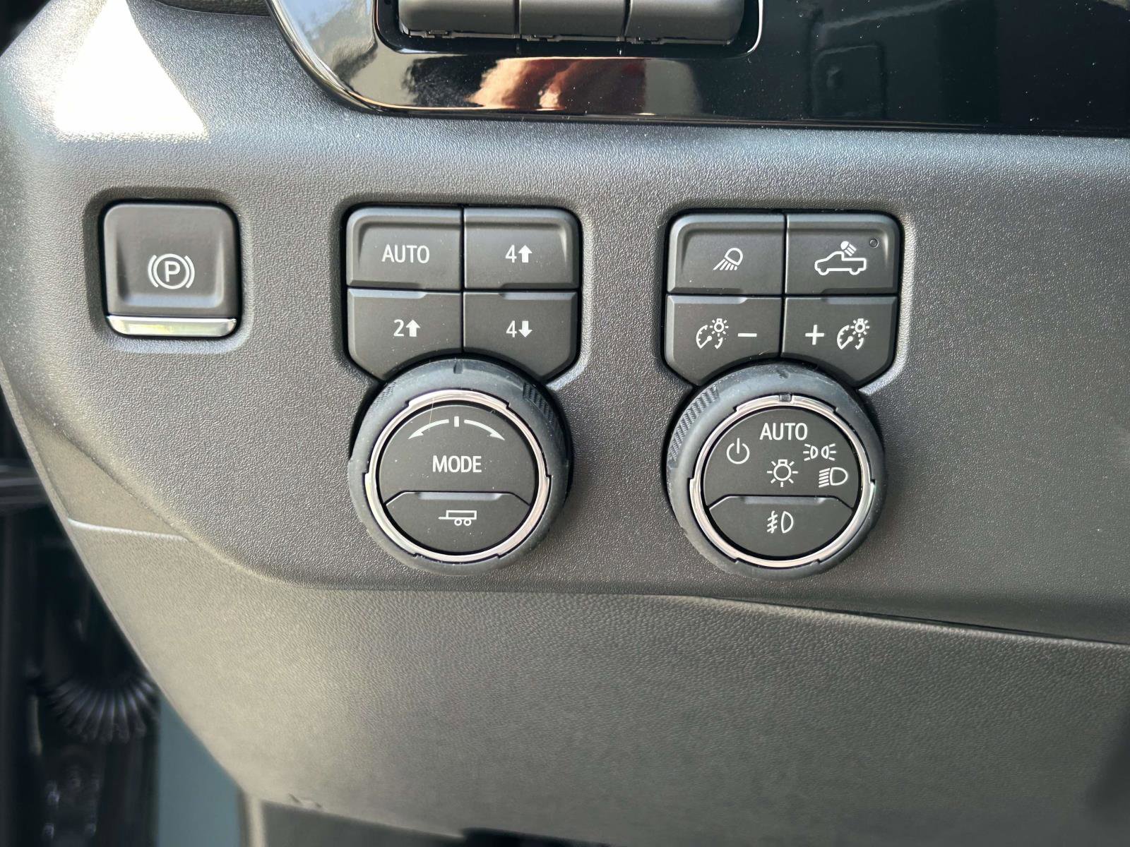 New 2026 Chevrolet Silverado 1500 LTZ w/ LTZ Premium Package image 12