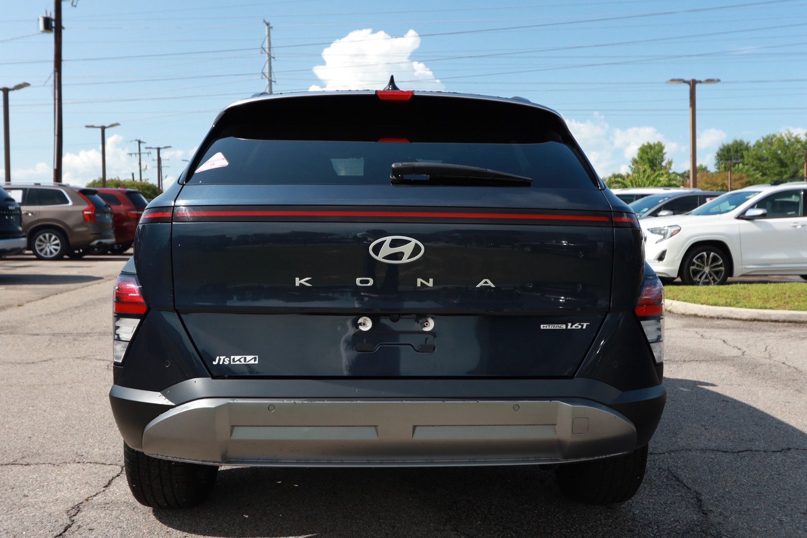 Used 2024 Hyundai Kona Limited AWD/4WD image 4