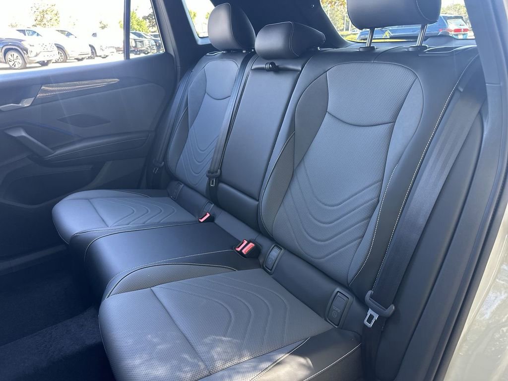 New 2026 Volkswagen Tiguan SE R-Line image 23