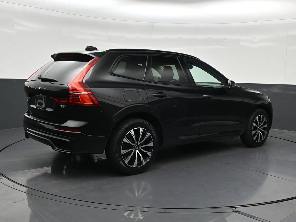 Certified 2024 Volvo XC60 B5 Plus AWD/4WD image 6