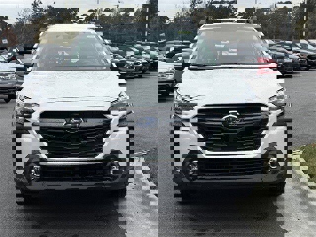 Used 2025 Subaru Outback image 2