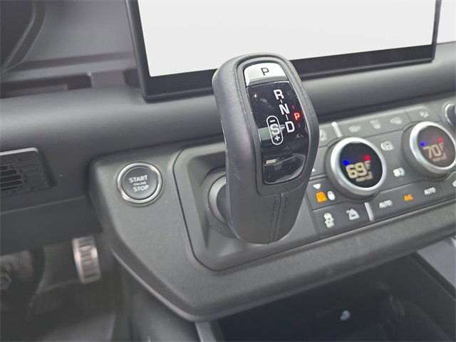 Used 2025 Land Rover Defender 130 V8 image 28