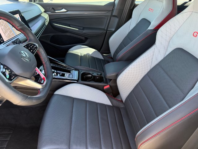 Used 2024 Volkswagen GTI SE FWD image 9
