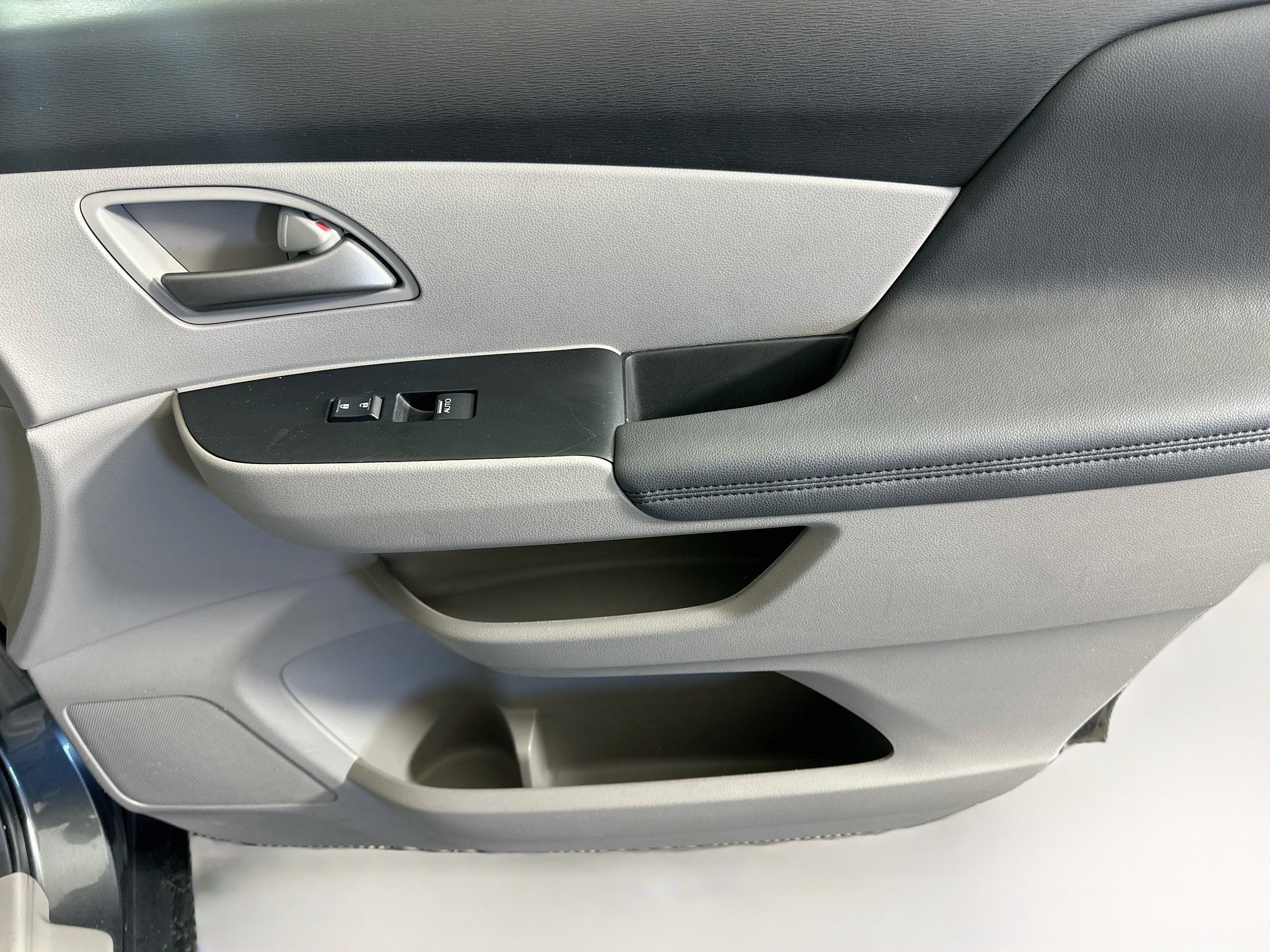 Used 2013 Honda Odyssey EX image 29
