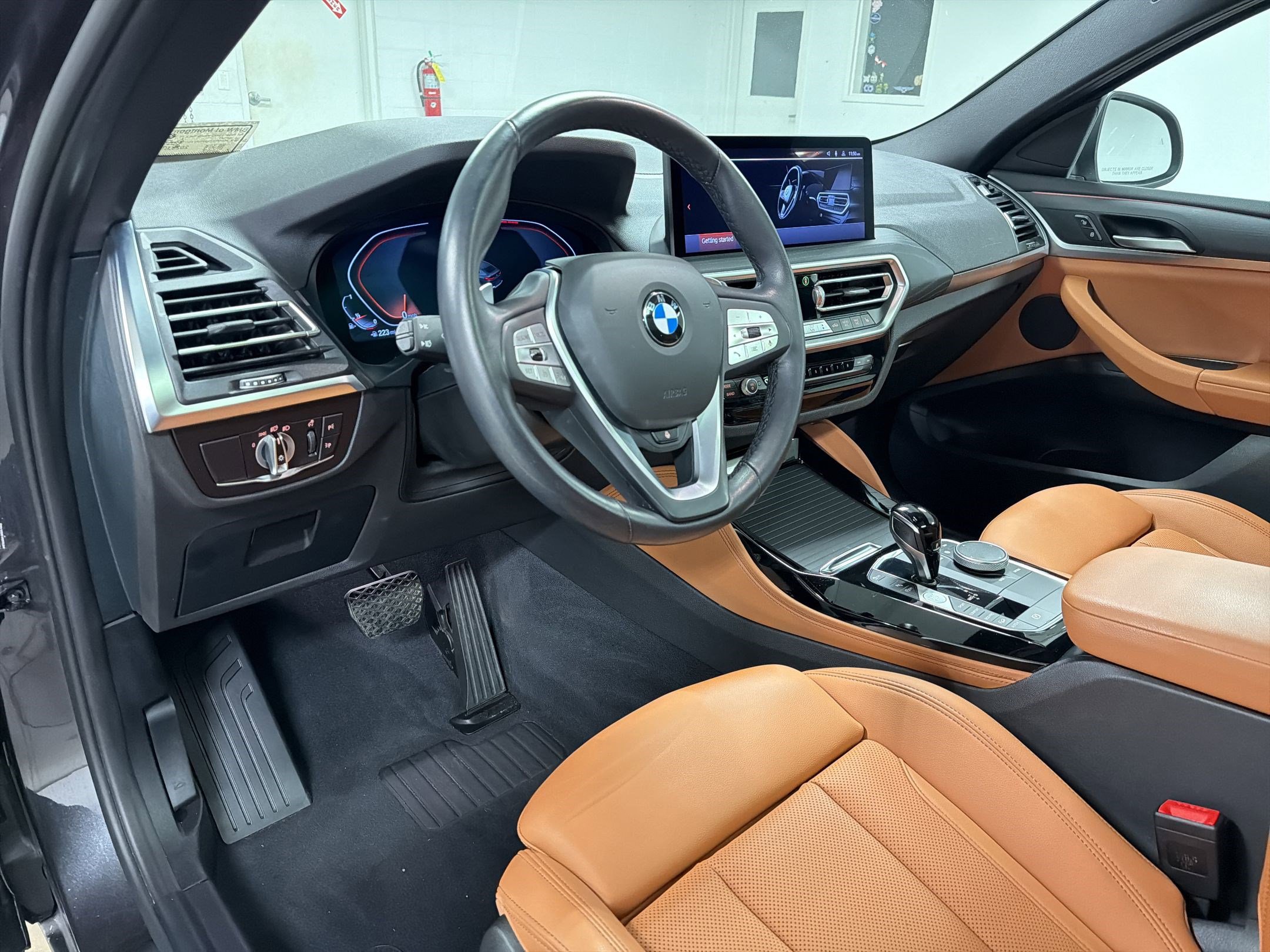 Certified 2023 BMW X4 xDrive30i w/ Premium Package image 4