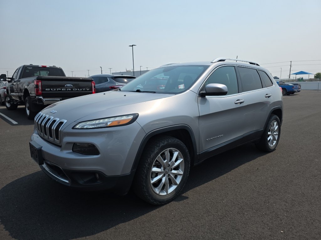 Used 2017 Jeep Cherokee Limited AWD/4WD image 3