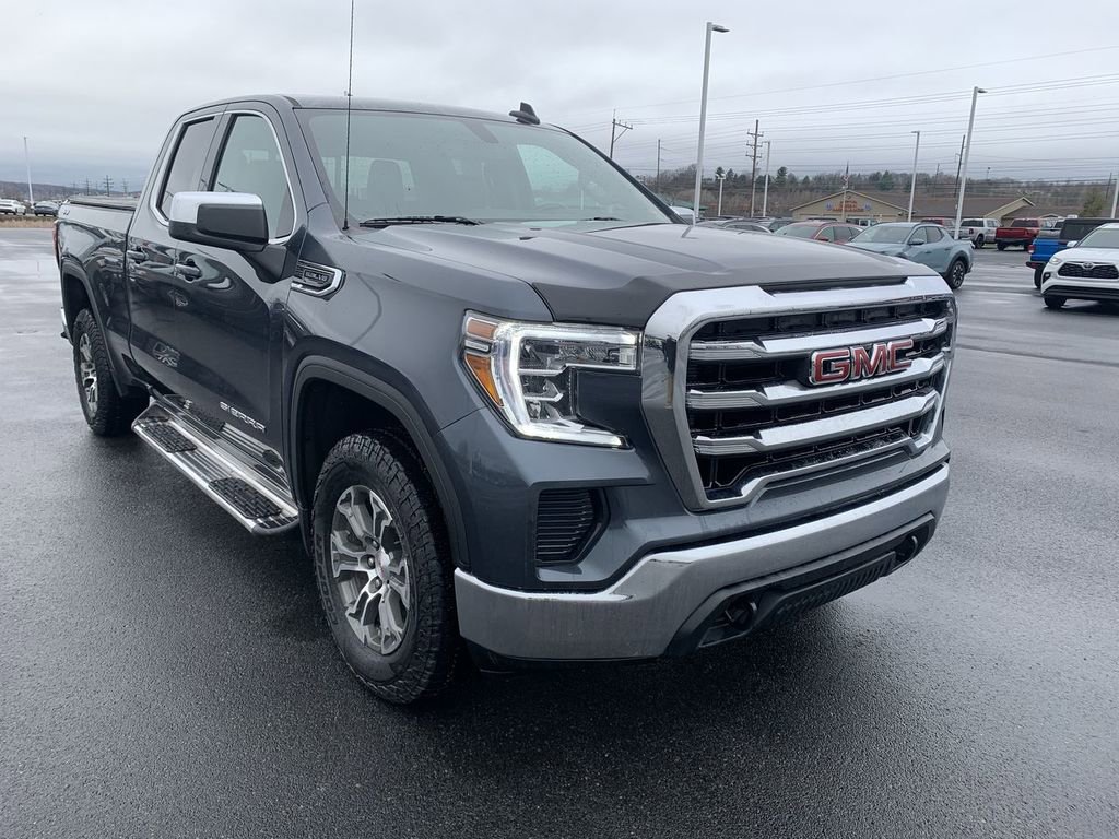 Used 2021 GMC Sierra 1500 SLE w/ Preferred Package image 2