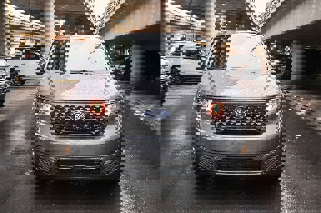 New 2025 Ford Maverick XL image 2