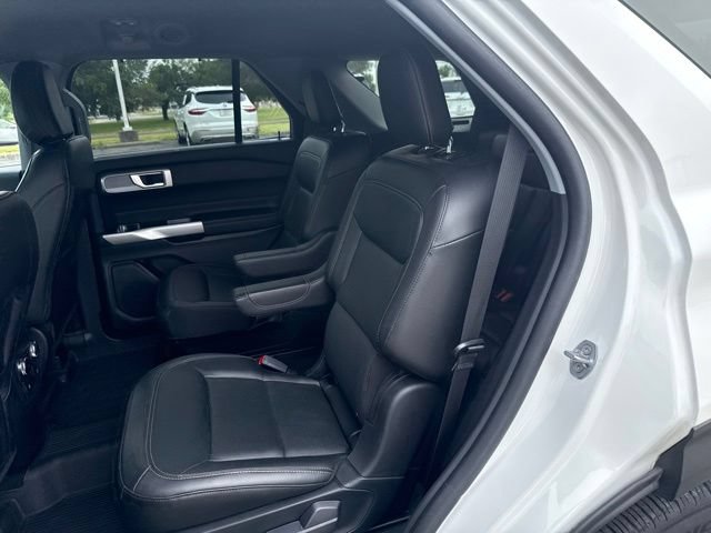 Used 2022 Ford Explorer Limited w/ Equipment Group 301A RWD image 23