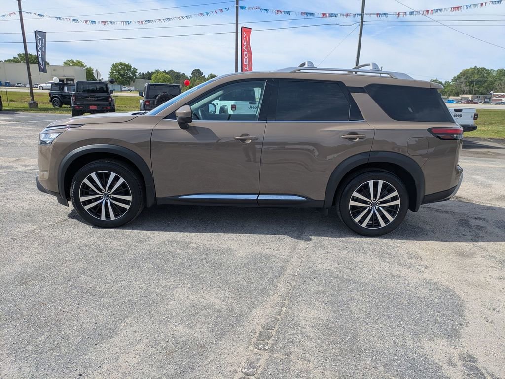 Used 2023 Nissan Pathfinder Platinum image 6
