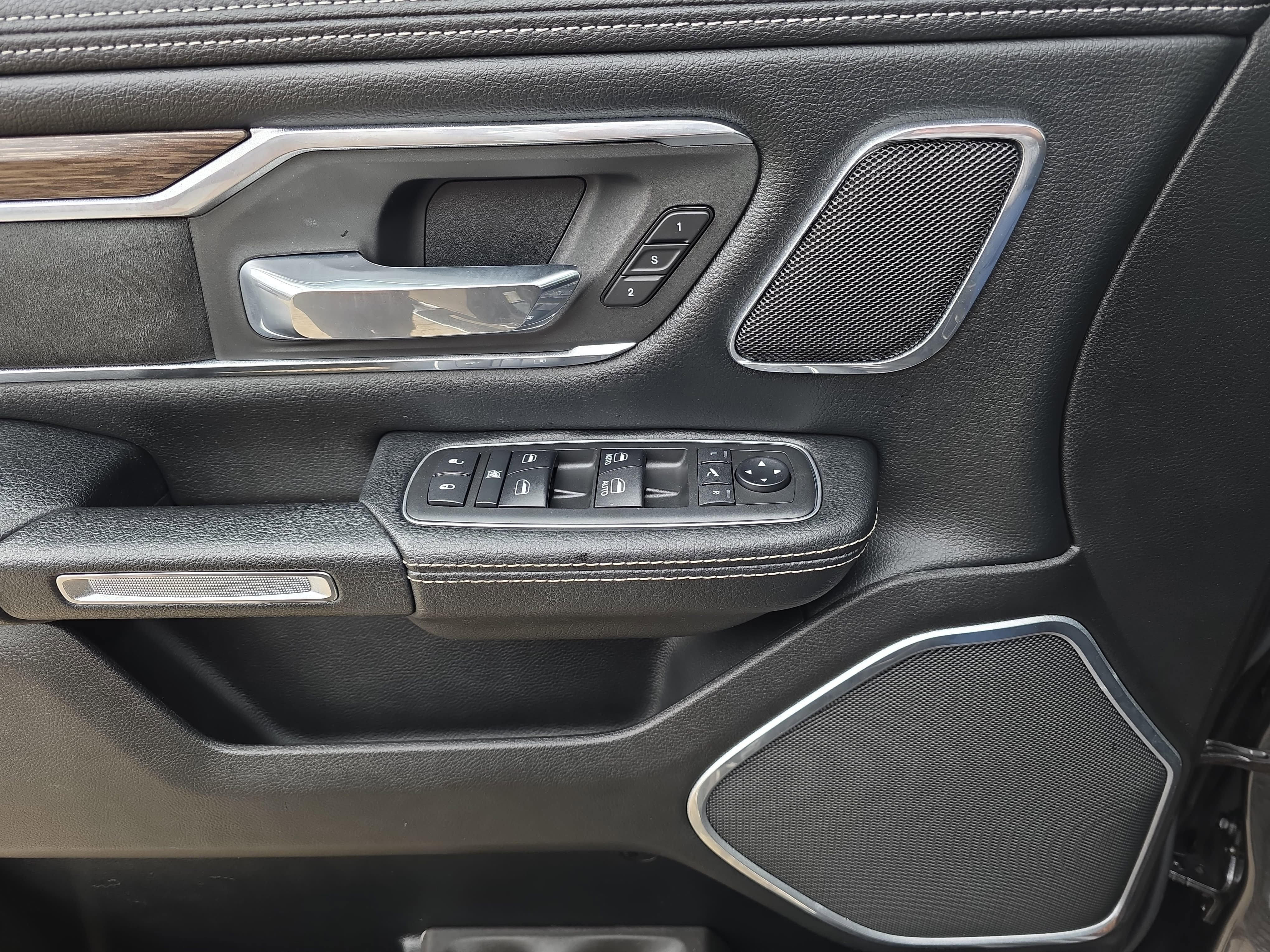 Used 2019 RAM 1500 Laramie AWD/4WD image 26