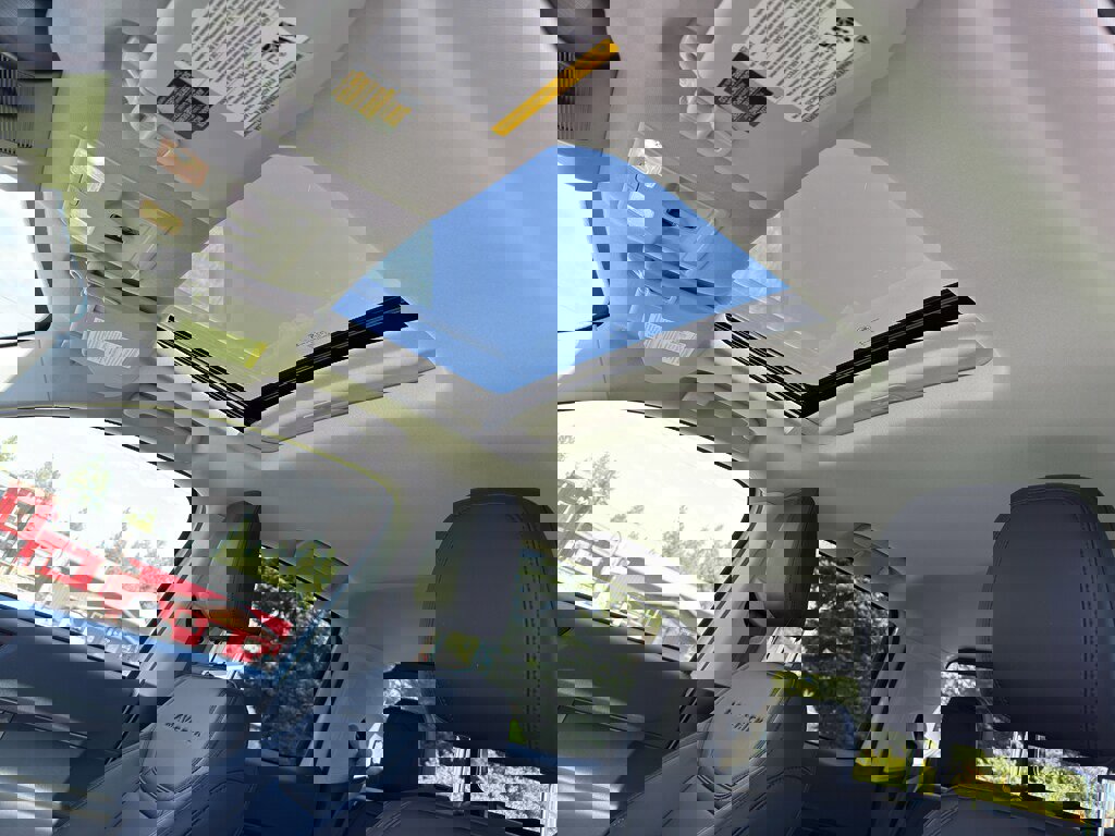 New 2025 Ford Maverick Lariat w/ Black Appearance Package image 32